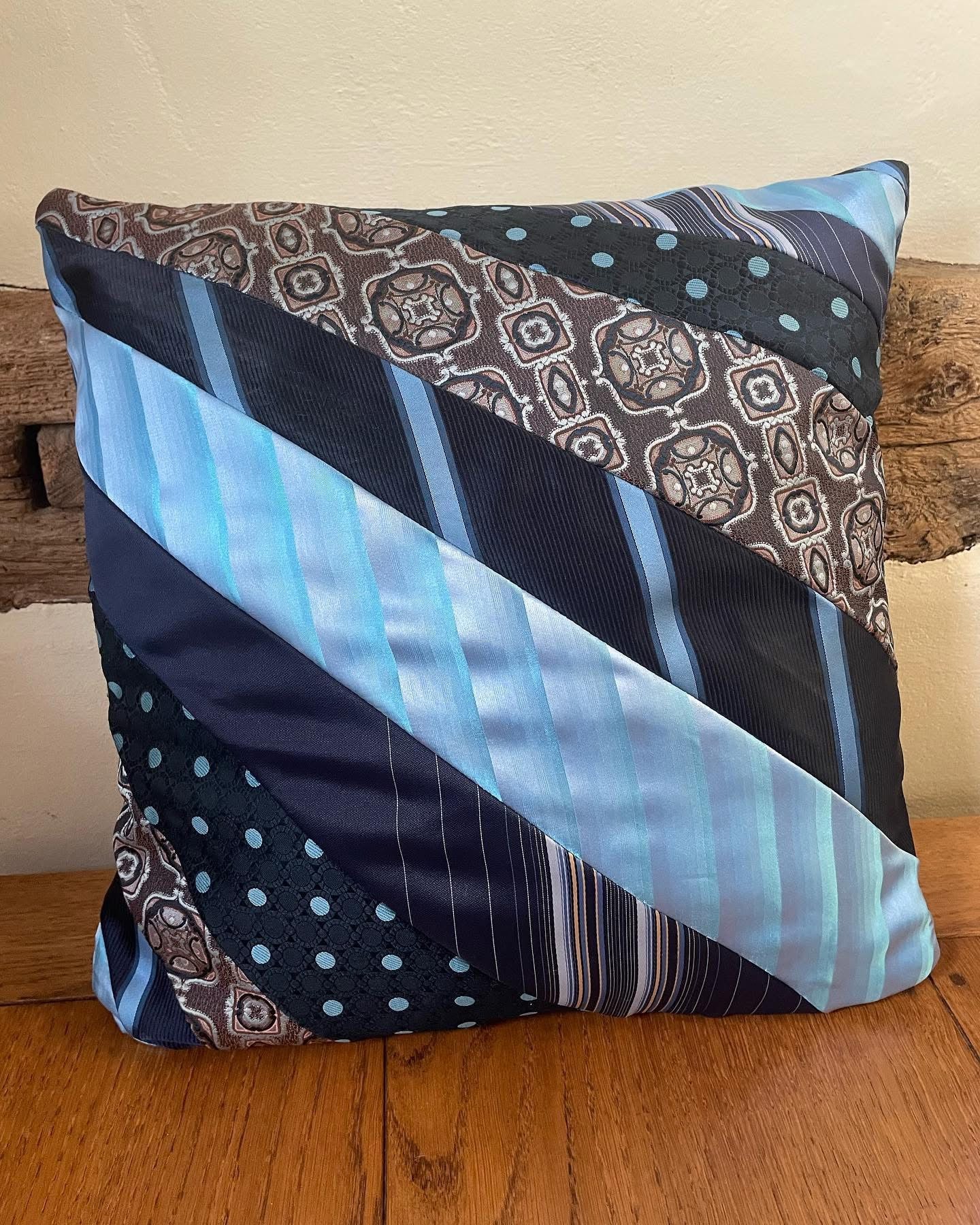 Tie Cushion