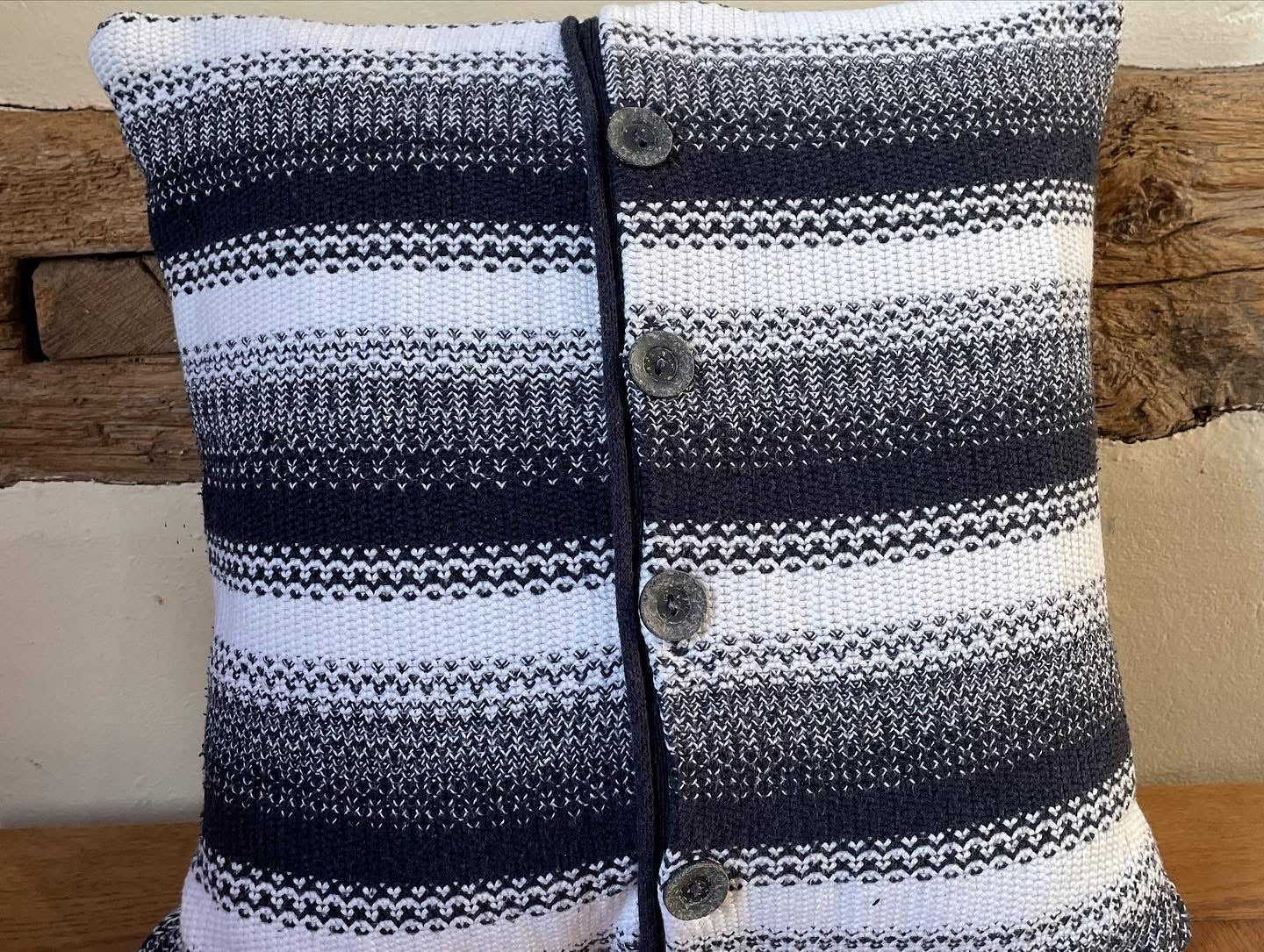 Jumper Cushion